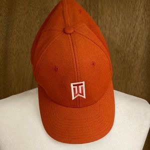 Nike tiger woods collection fitted golf hat size L/XL